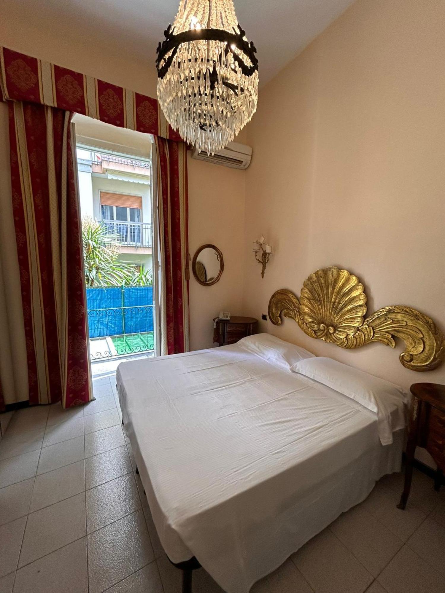 Hotel Villa Luisa Рапало Екстериор снимка